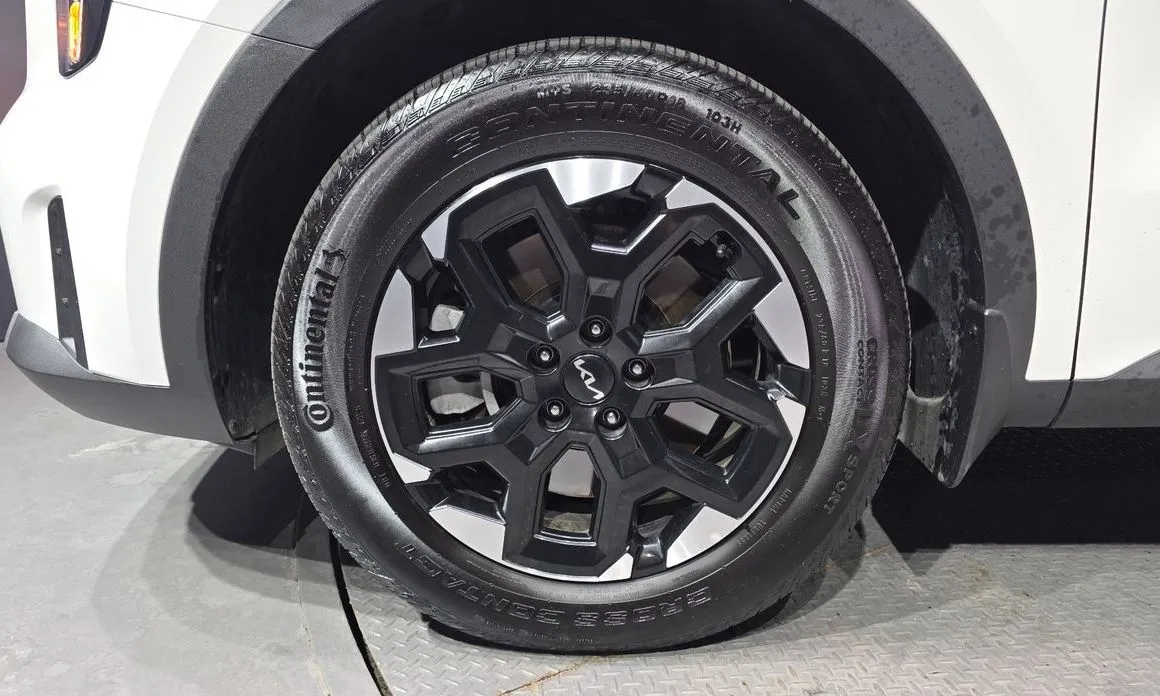 Kia Sorento — фото 8