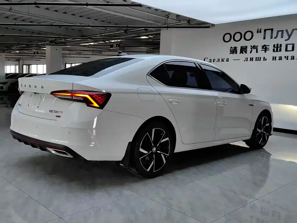 Skoda Octavia — фото 8