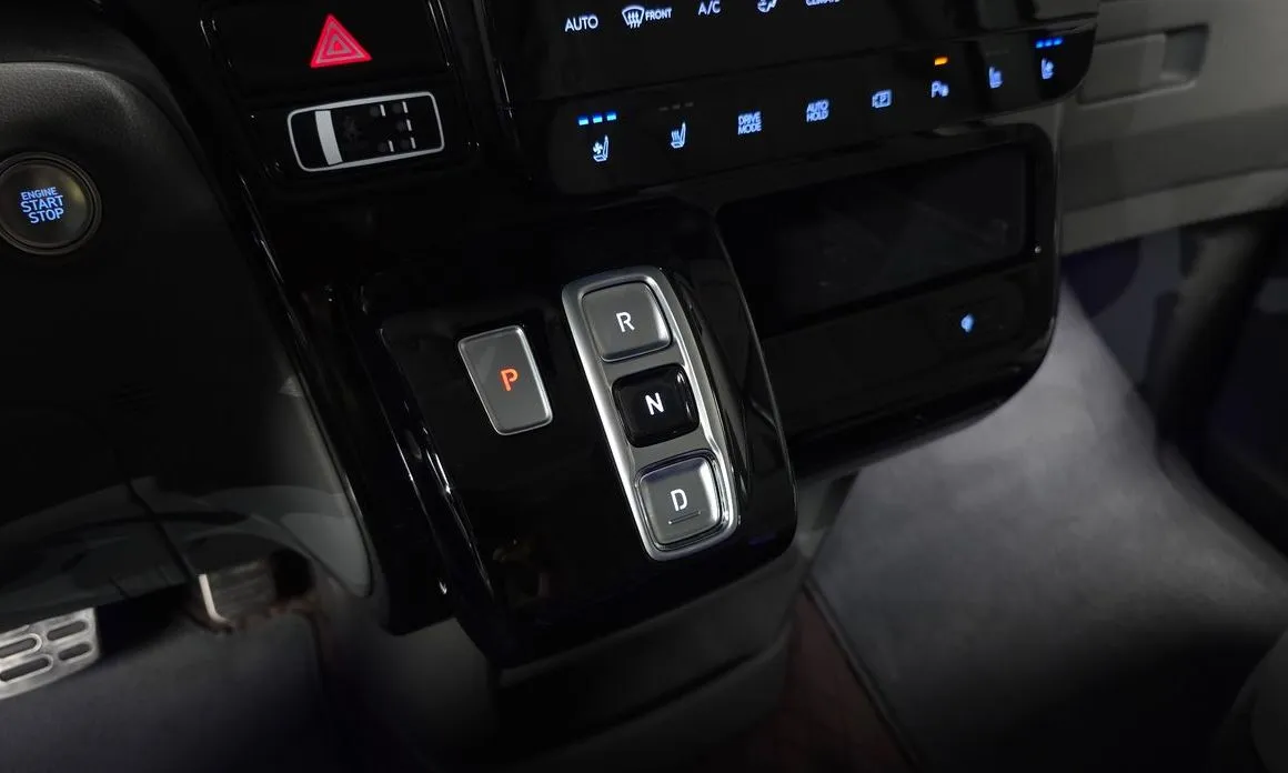 Hyundai Staria — фото 2