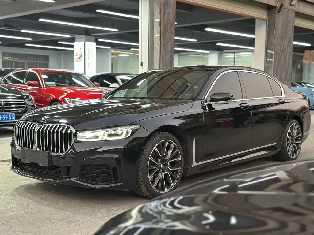 BMW 7 Series — фото 1