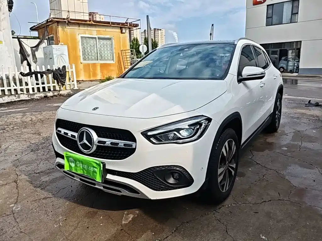 Mercedes-Benz GLA — фото 1