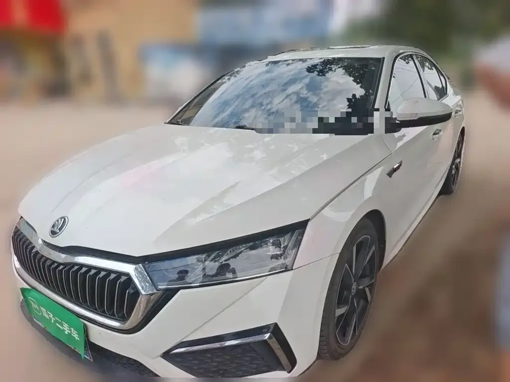 Skoda Octavia — фото 1