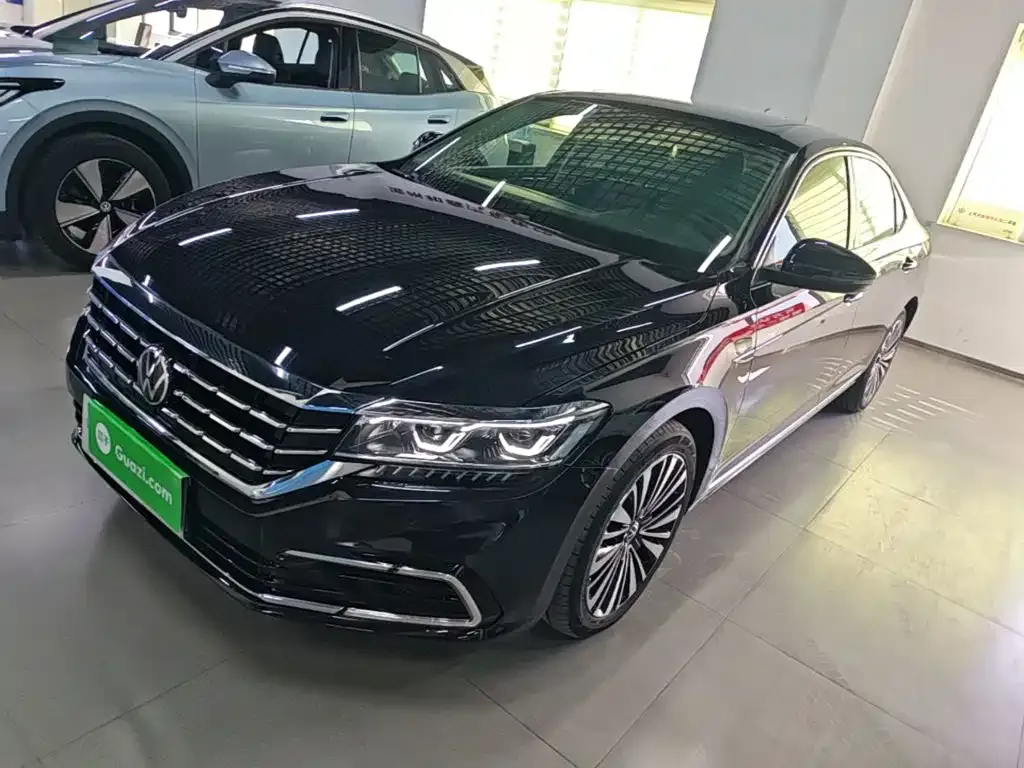 Volkswagen Passat — фото 1