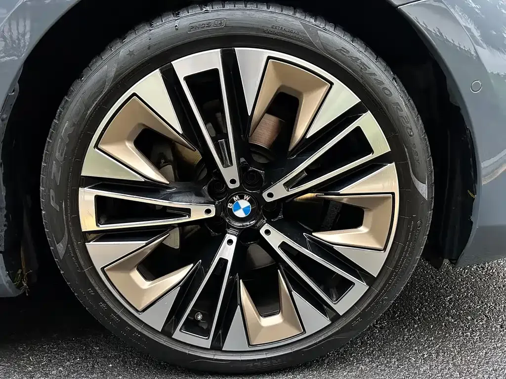 BMW 5 Series — фото 3