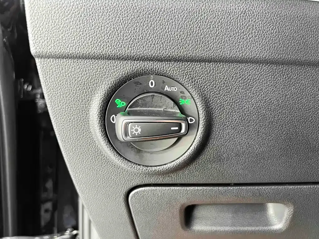Volkswagen Tiguan L — фото 8