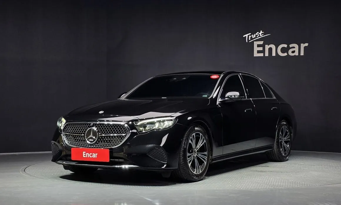 Mercedes-Benz E-Class — фото 1
