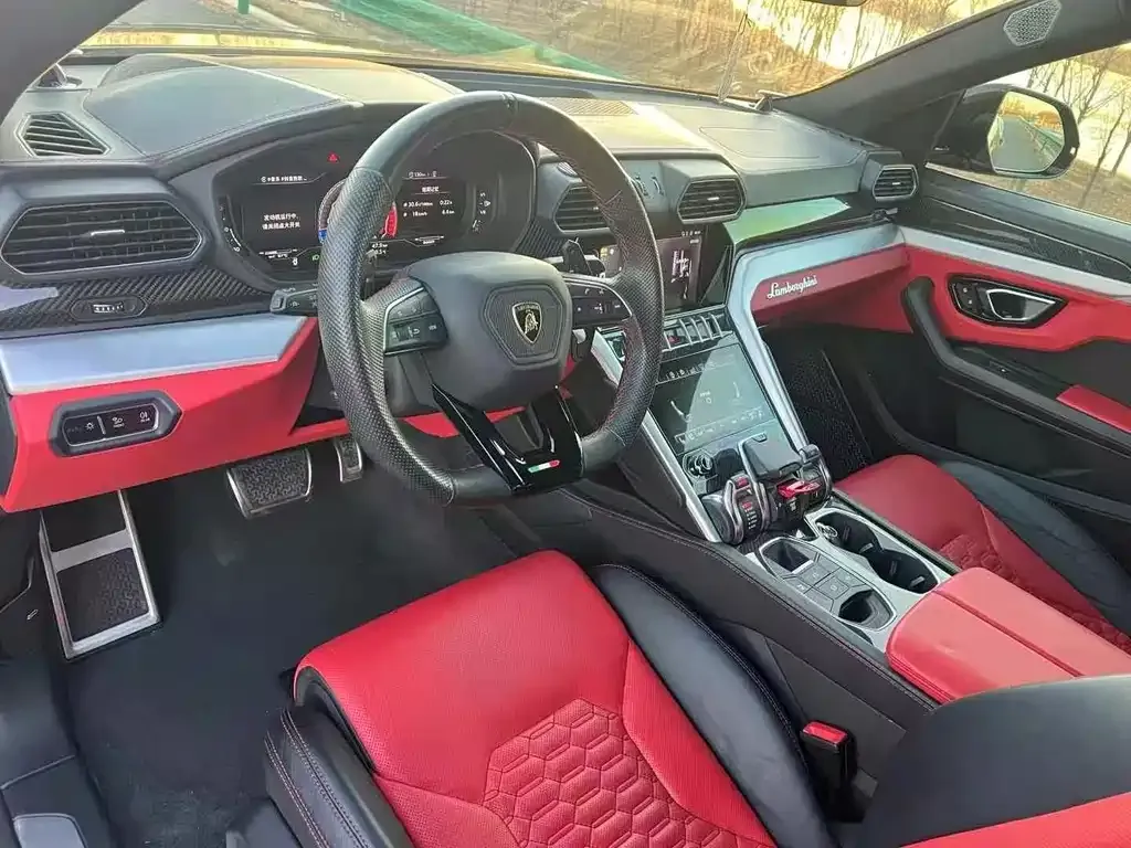 Lamborghini Urus — фото 6