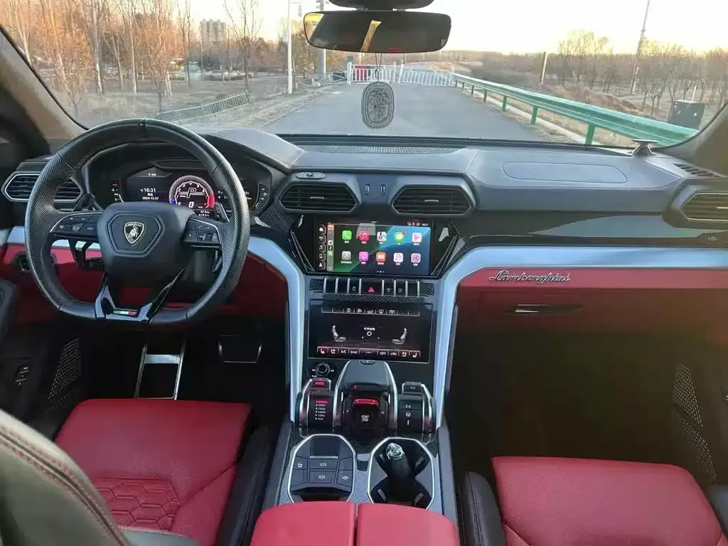 Lamborghini Urus — фото 9
