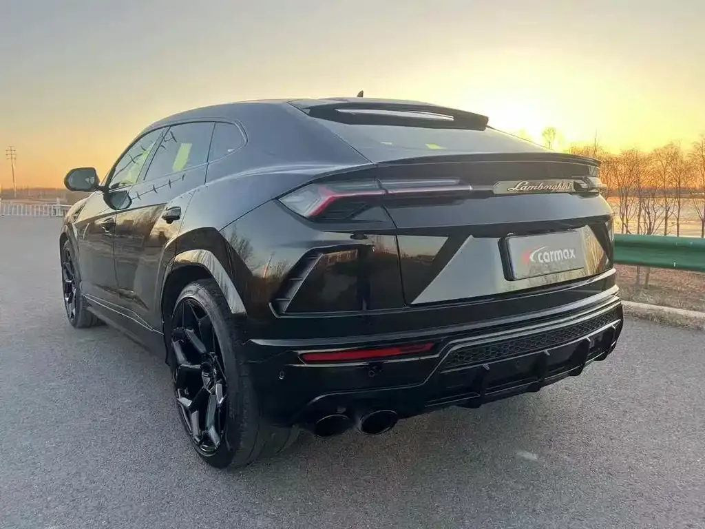 Lamborghini Urus — фото 7
