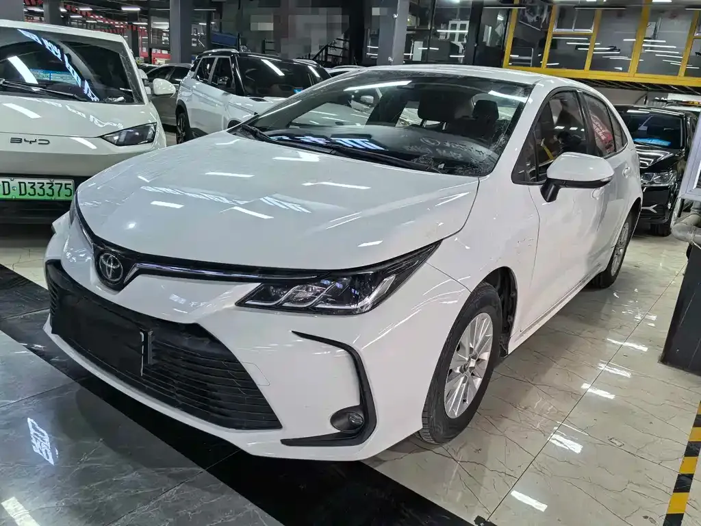 Toyota Corolla — фото 1
