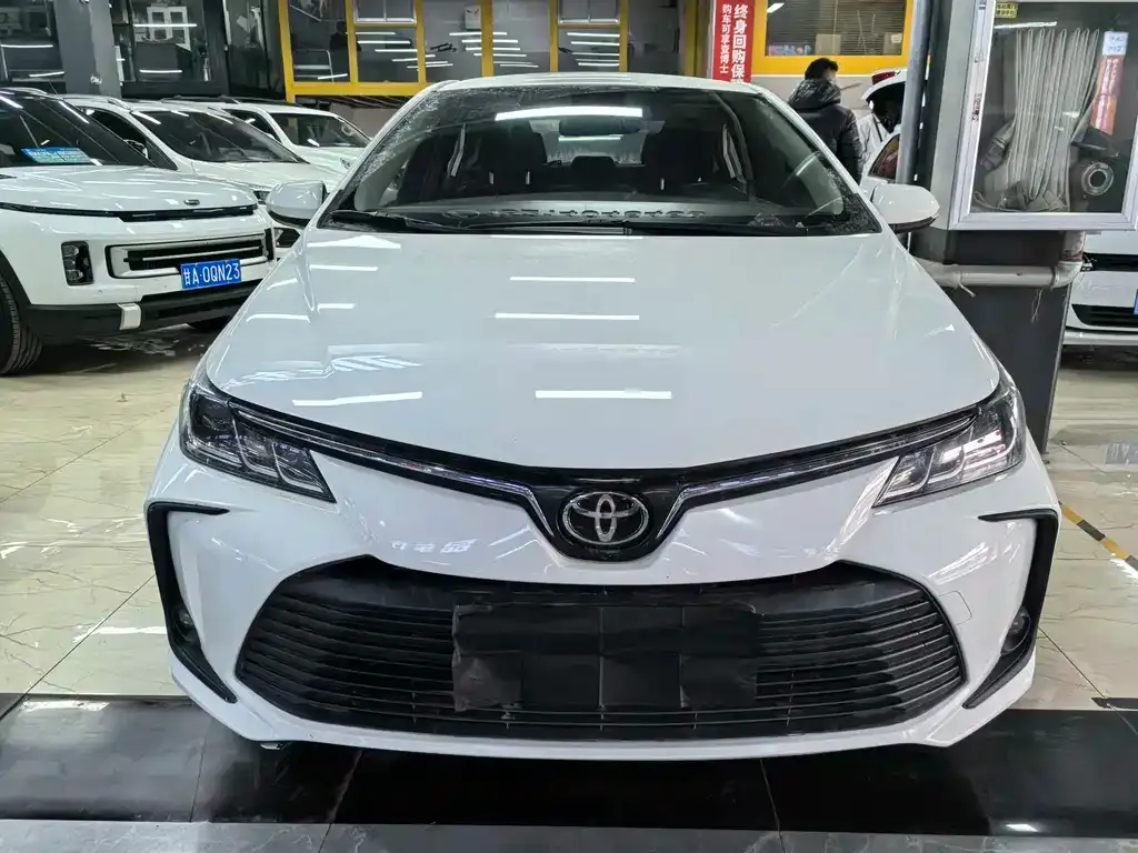 Toyota Corolla — фото 5