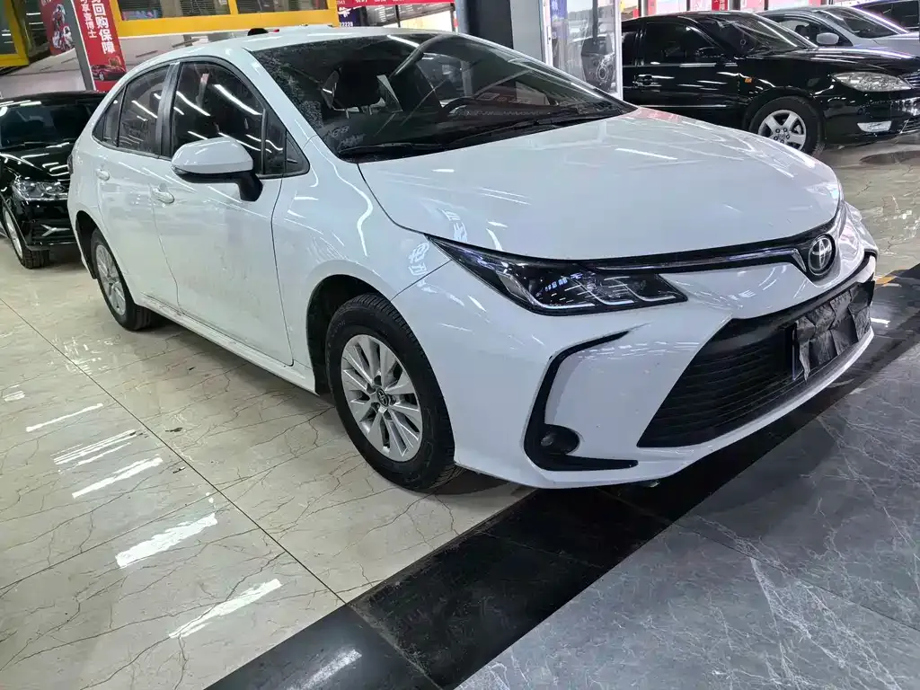 Toyota Corolla — фото 4