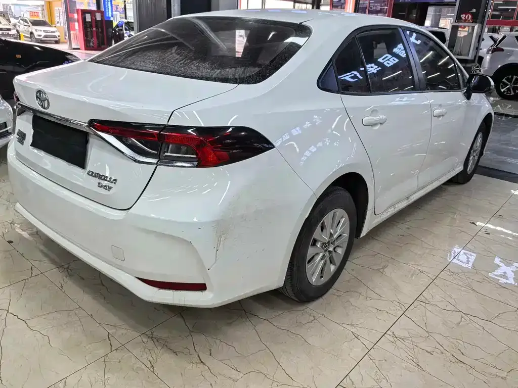 Toyota Corolla — фото 3
