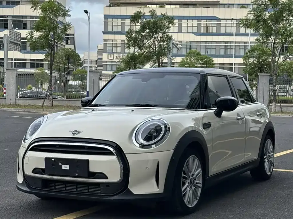 MINI Cooper (3-door) — фото 1