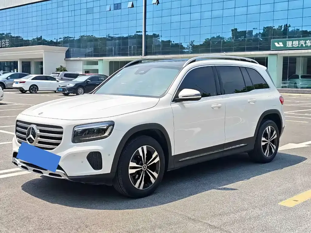 Mercedes-Benz GLB — фото 1