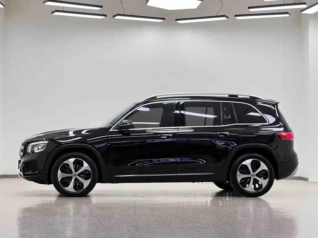 Mercedes-Benz GLB — фото 2