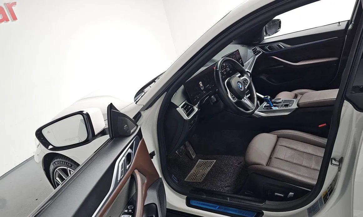 BMW i4 — фото 9