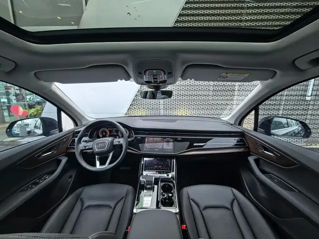 Audi Q7 — фото 7