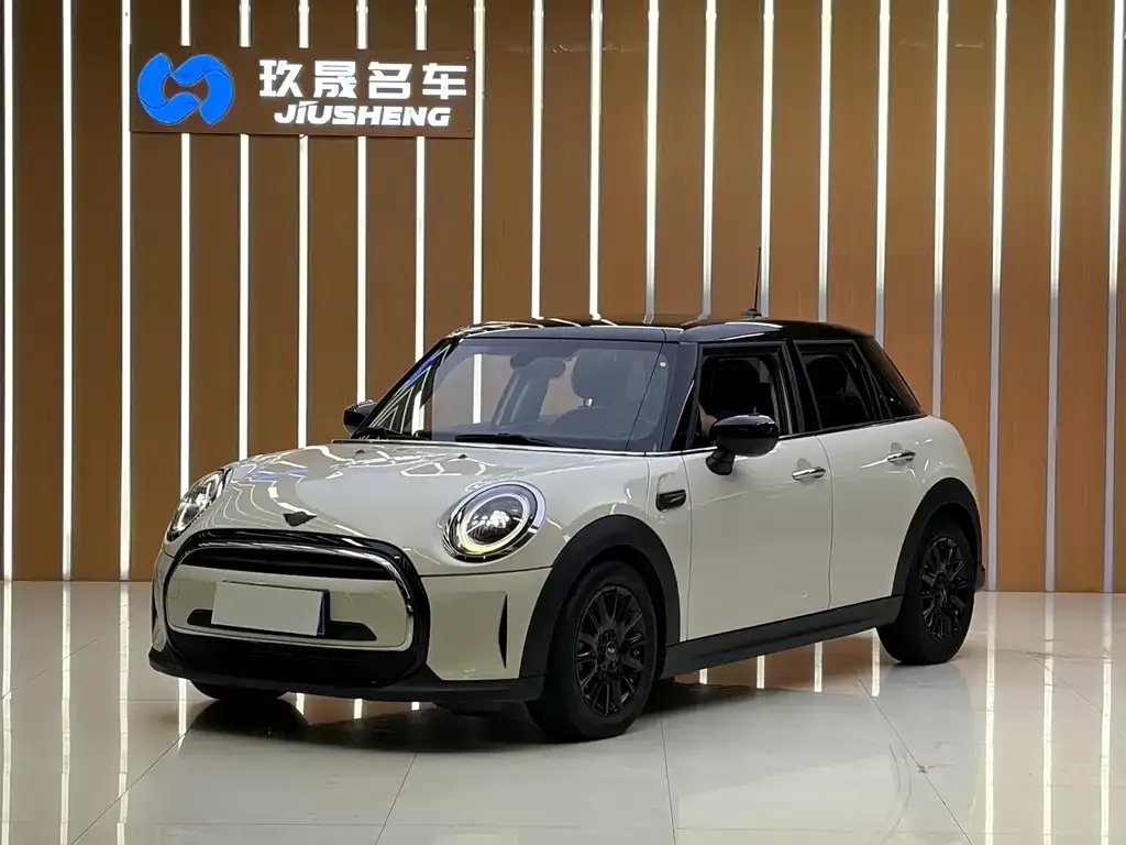 MINI Cooper (3-door) — фото 1