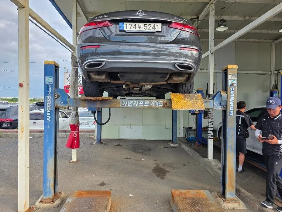 Mercedes-Benz E-Class — фото 2