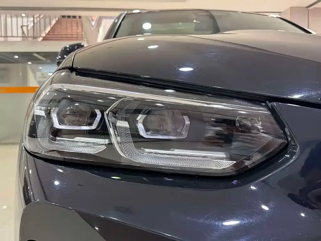 BMW iX3 — фото 10