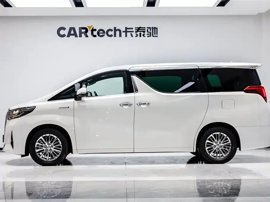 Toyota Alphard — фото 5