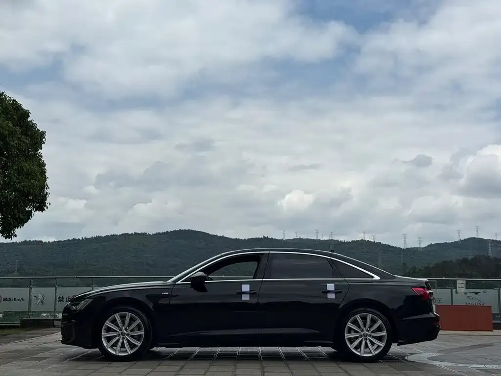 Audi A6L — фото 2