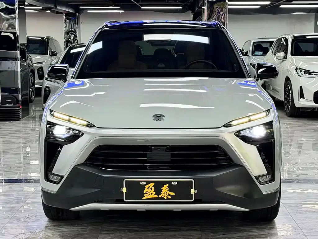 NIO ES8 — фото 10