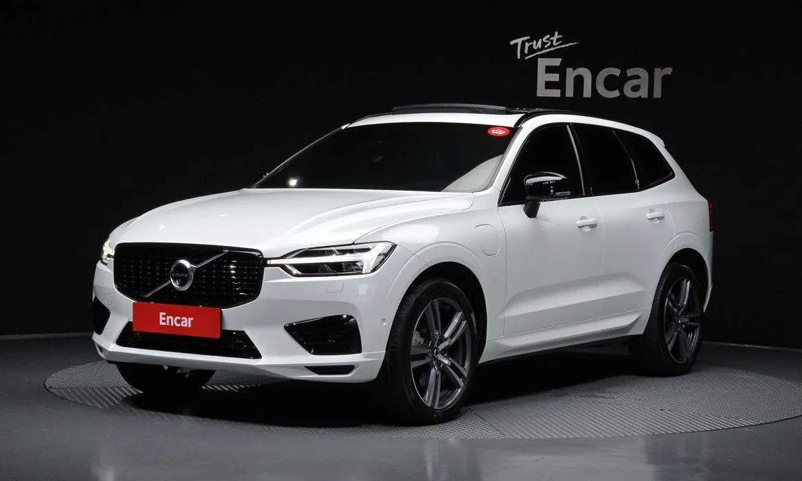 Volvo XC60 — фото 1
