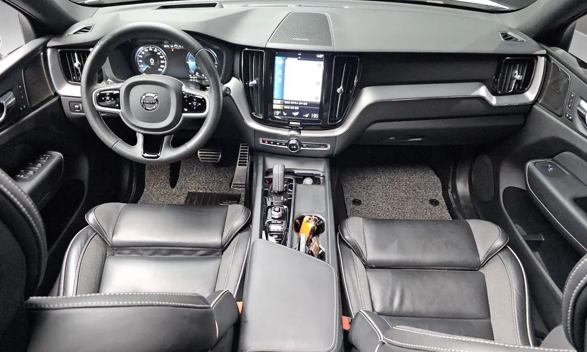 Volvo XC60 — фото 10