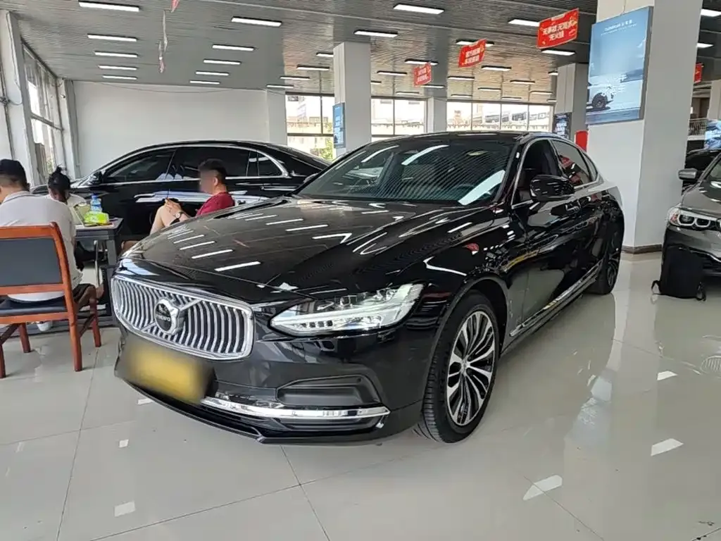 Volvo S90 — фото 1