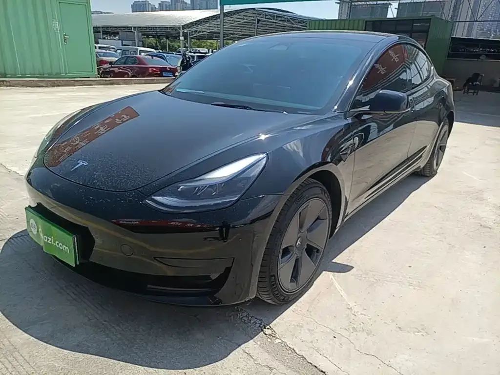 Tesla Model 3 — фото 8