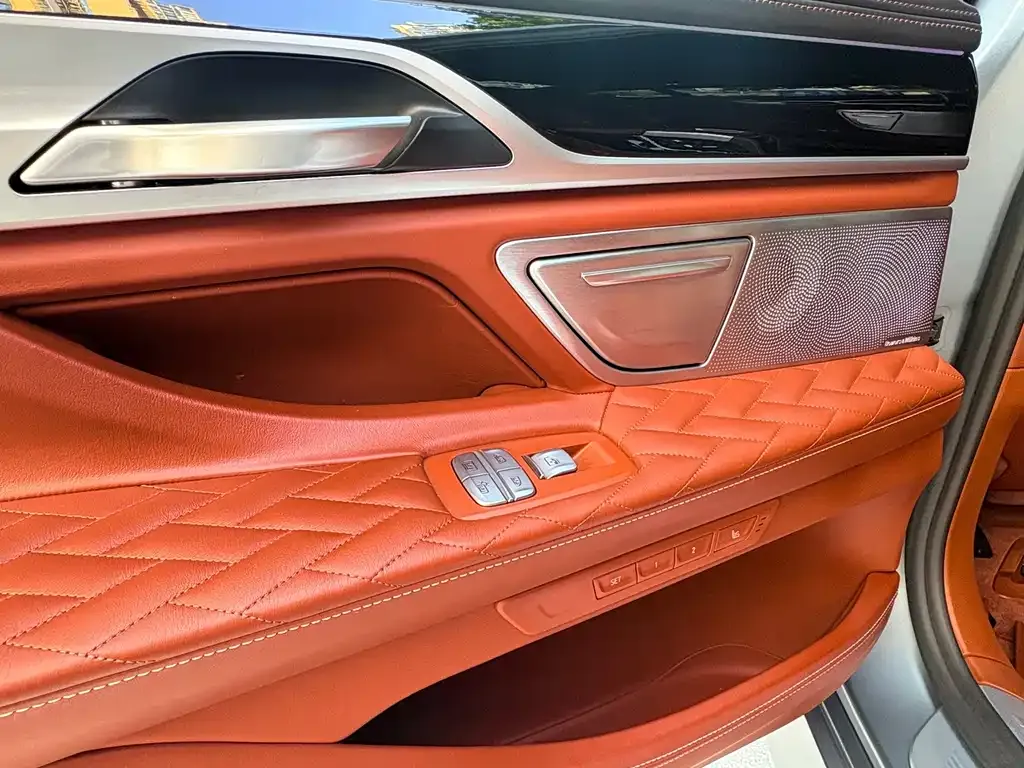 BMW 7 Series — фото 2