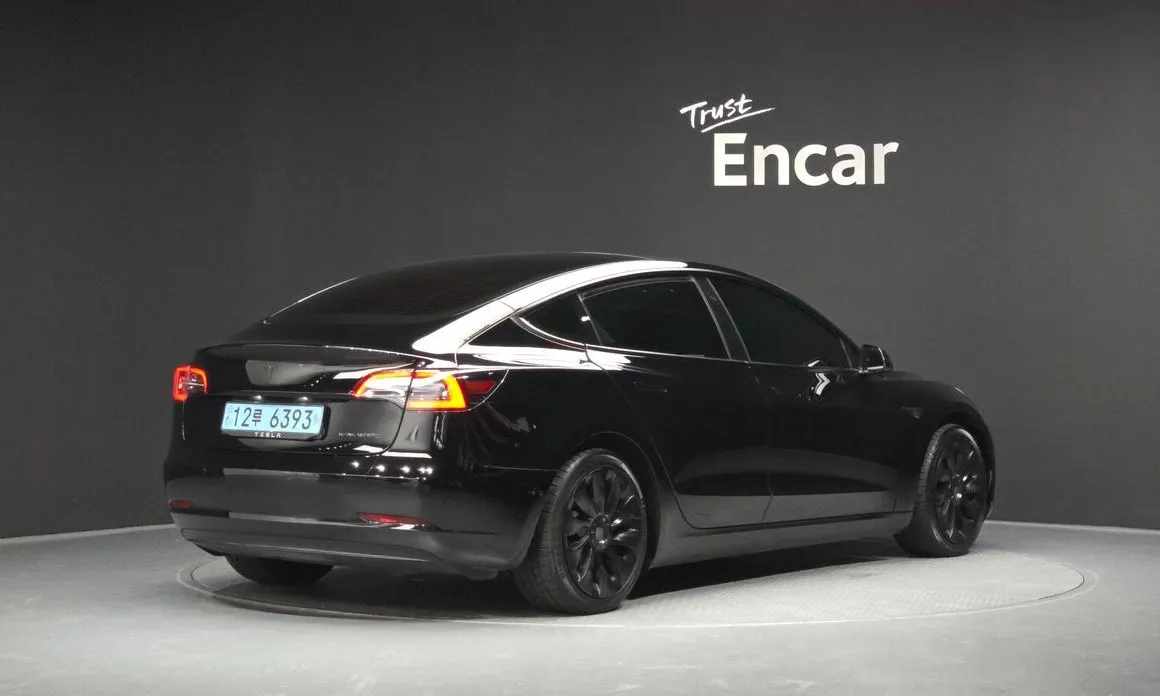 Tesla Model 3 — фото 5
