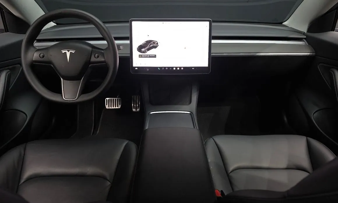 Tesla Model 3 — фото 4
