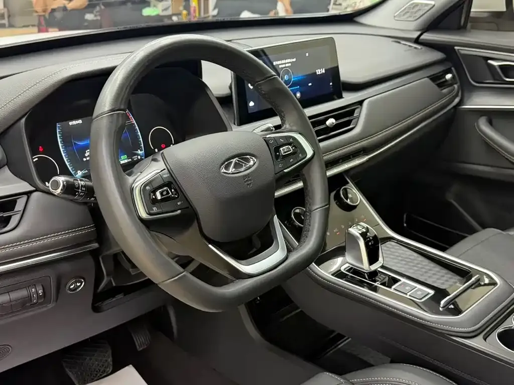 Chery Tiggo 8 — фото 10