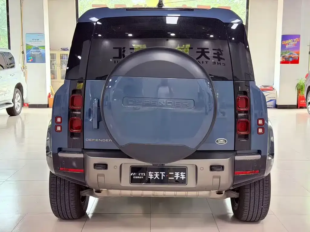 Land Rover Defender — фото 10
