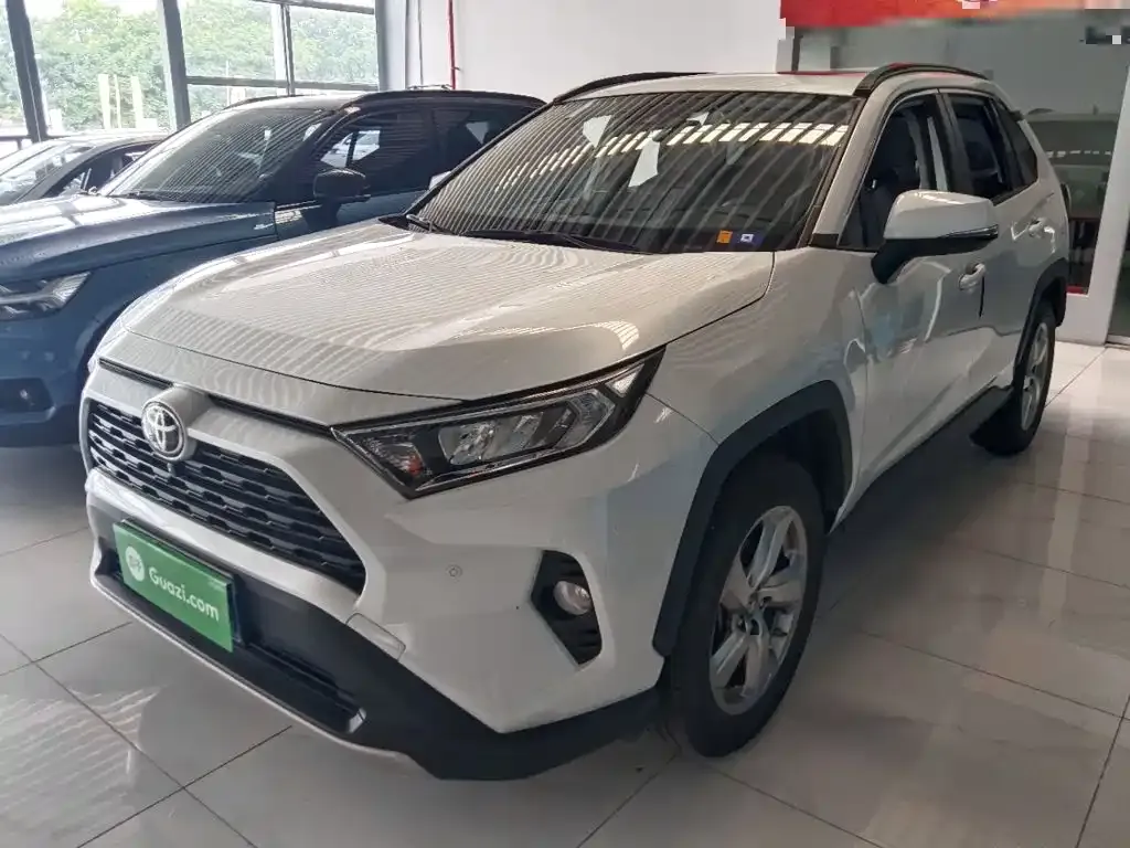 Toyota RAV4 — фото 10