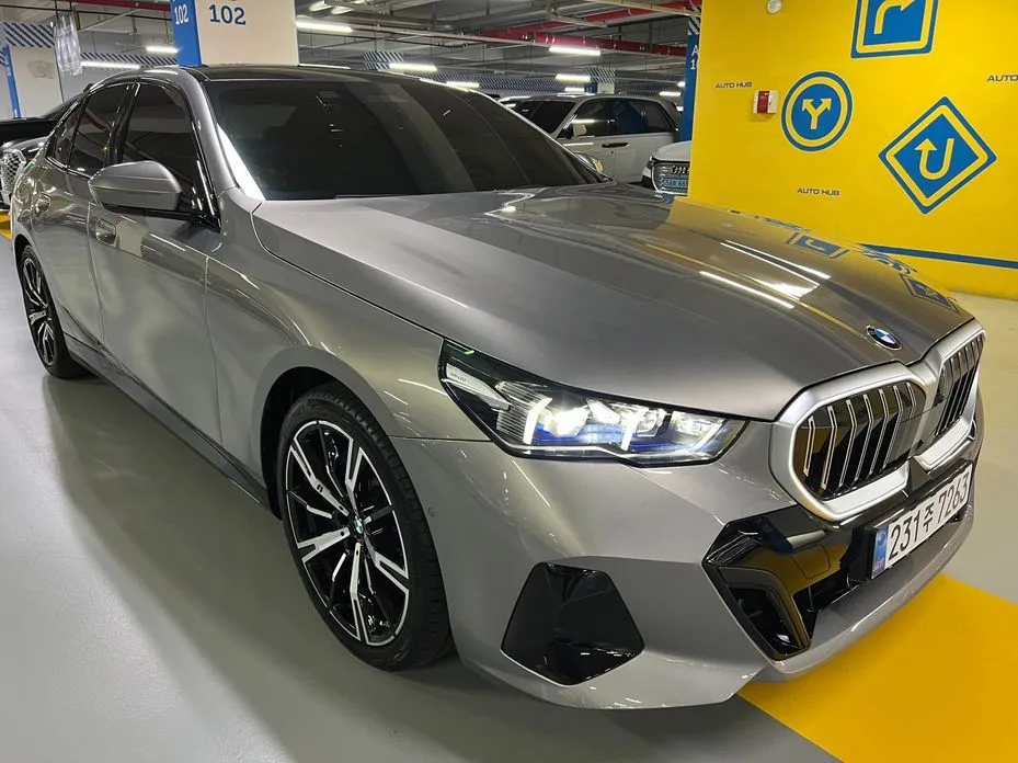 BMW 5-Series — фото 1