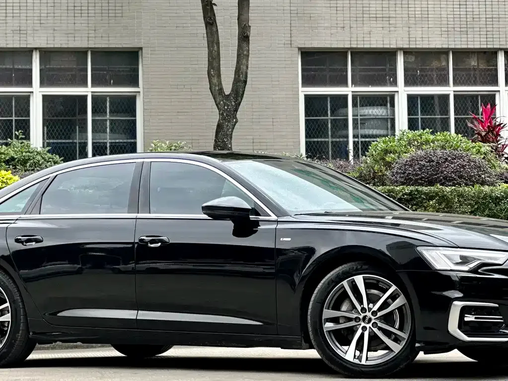 Audi A6L — фото 8