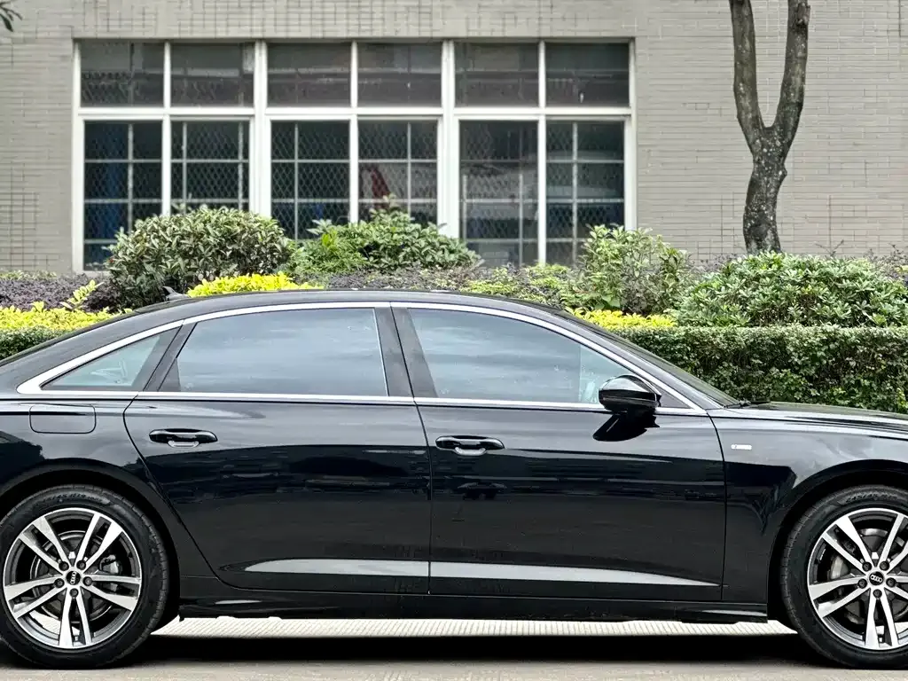 Audi A6L — фото 7