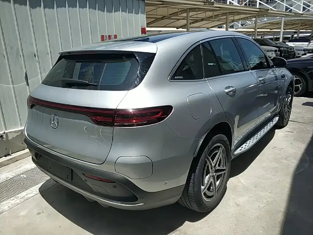 Mercedes-Benz EQC — фото 5