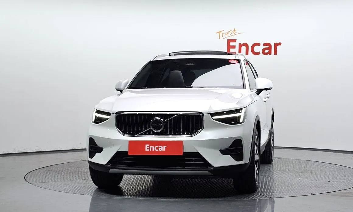 Volvo XC40 — фото 2