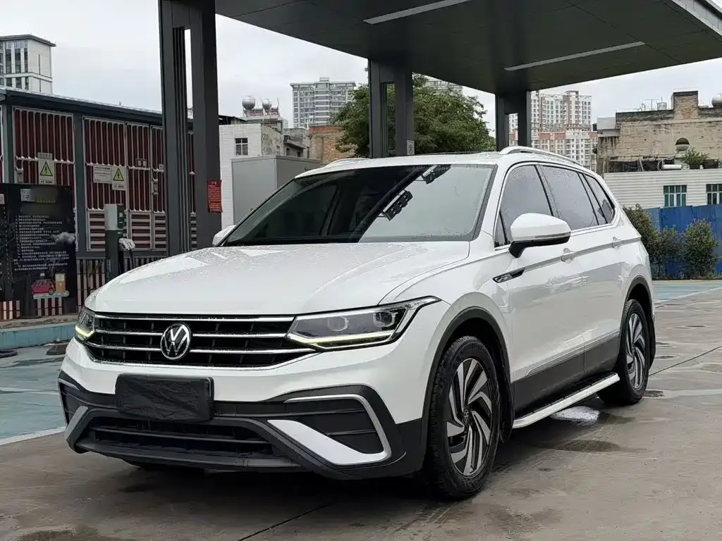 Volkswagen Tiguan L — фото 7