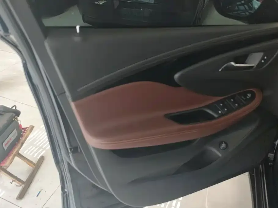 Buick Envision Plus — фото 3