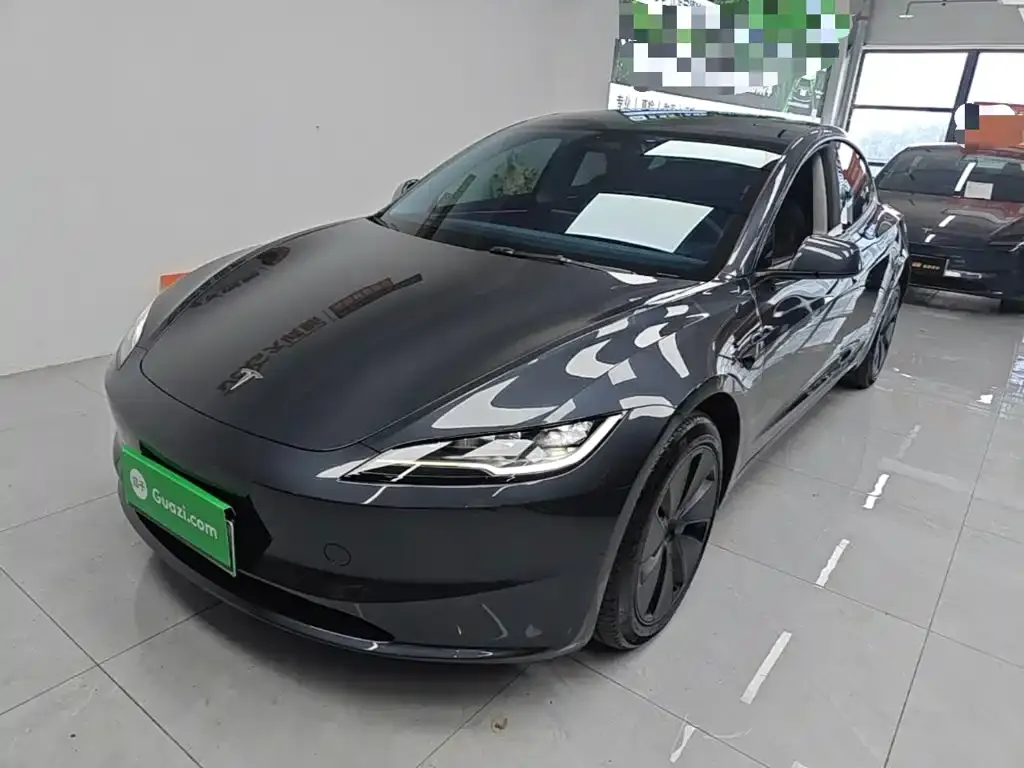 Tesla Model 3 — фото 1