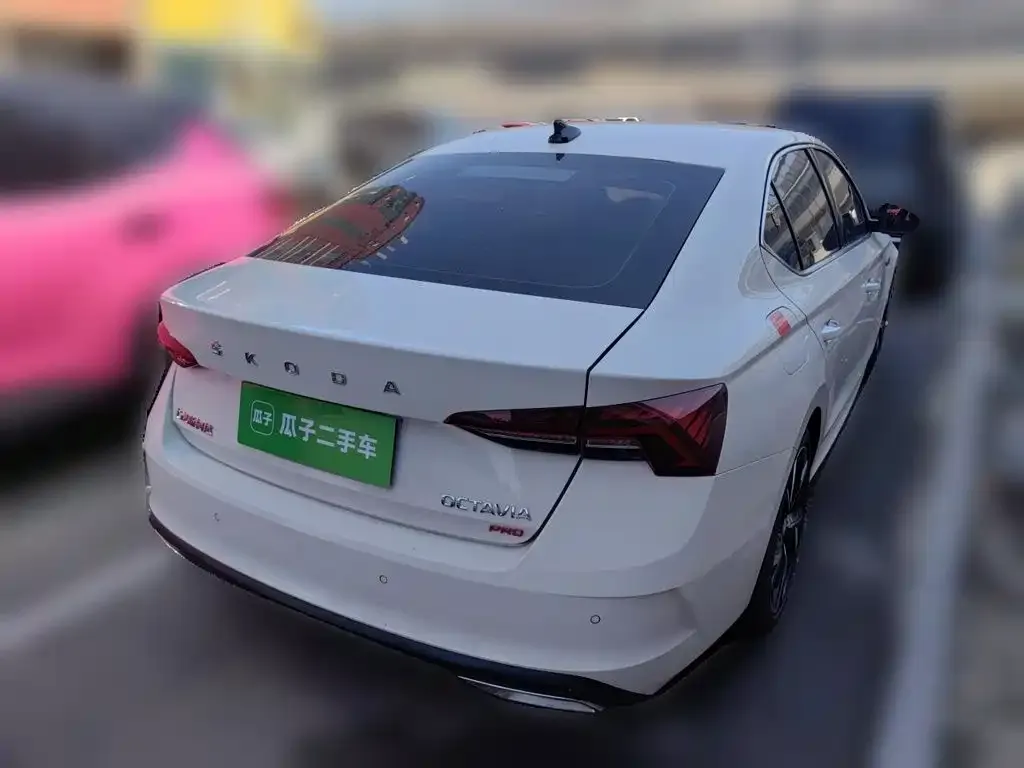 Skoda Octavia — фото 4