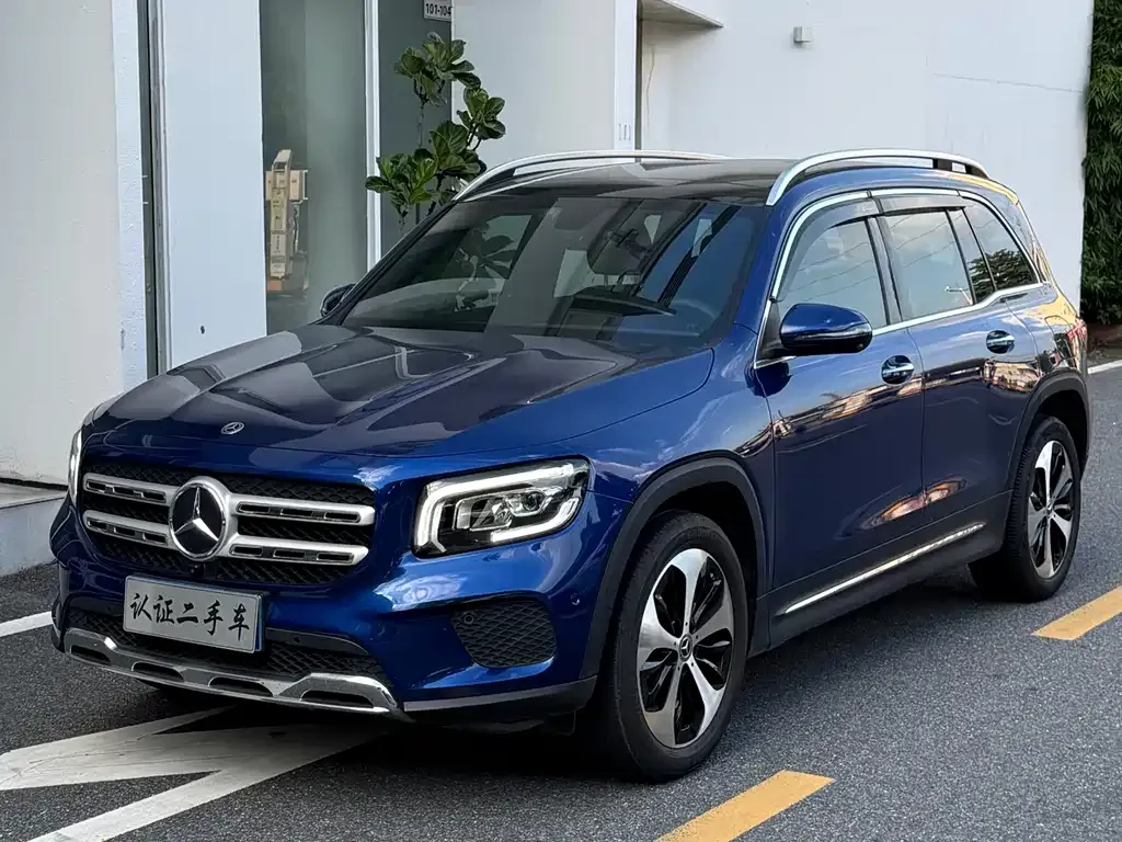 Mercedes-Benz GLB — фото 1