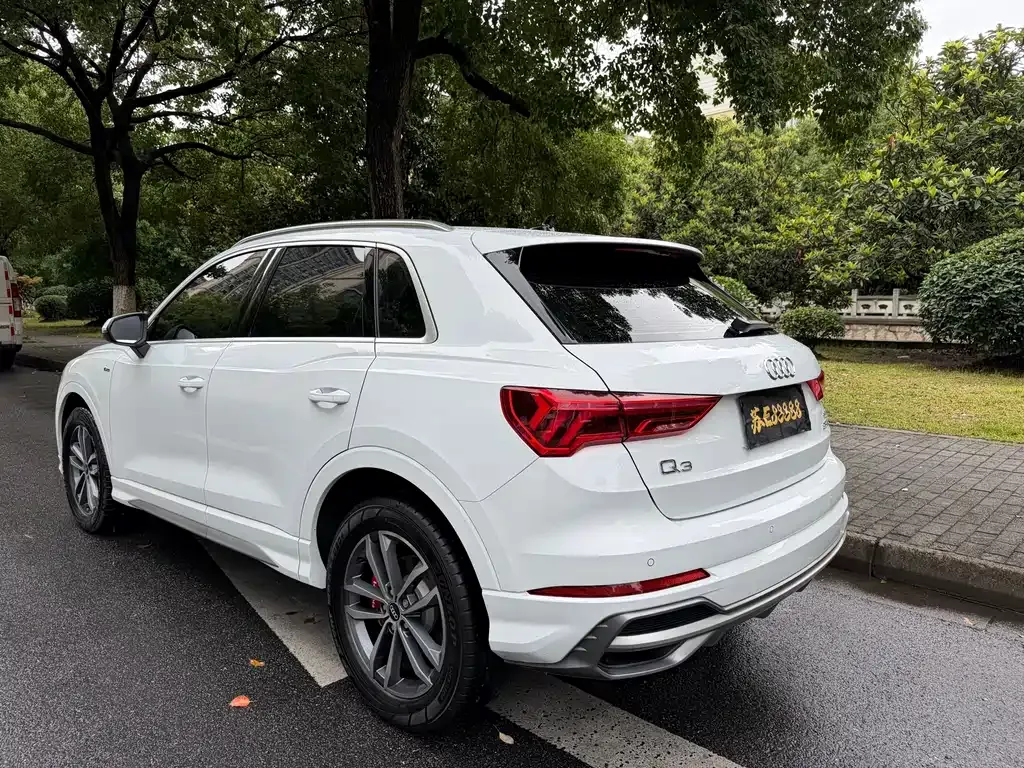 Audi Q3 — фото 10