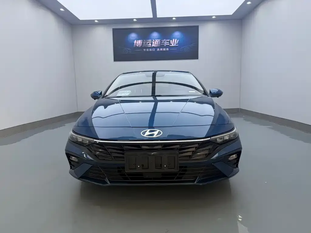 Hyundai Elantra — фото 2